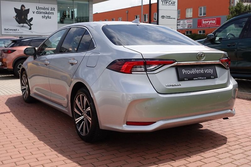 Toyota Corolla 1,5 BA M/T Comfort + Style + T - fotka 6 z 32