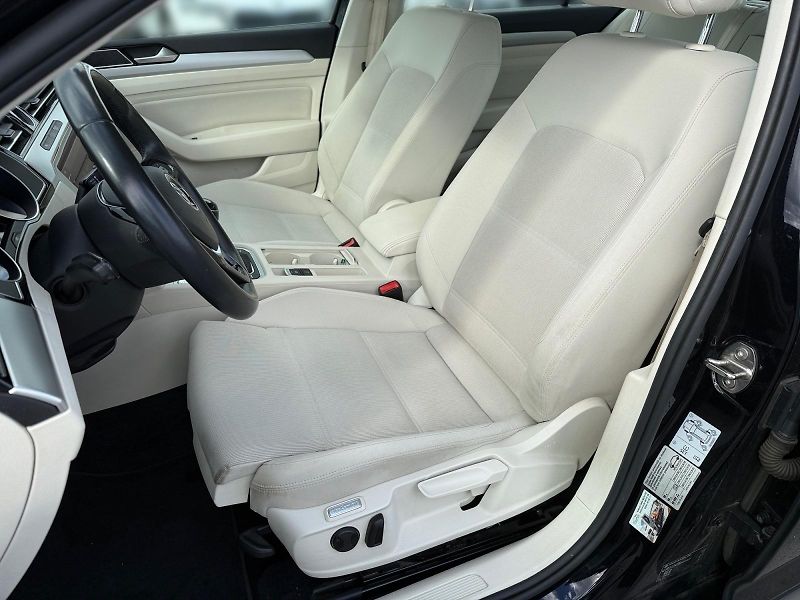 Volkswagen Passat (2019) COMFORTLINE 2.0TDI 110kW CZ  - fotka 7 z 11