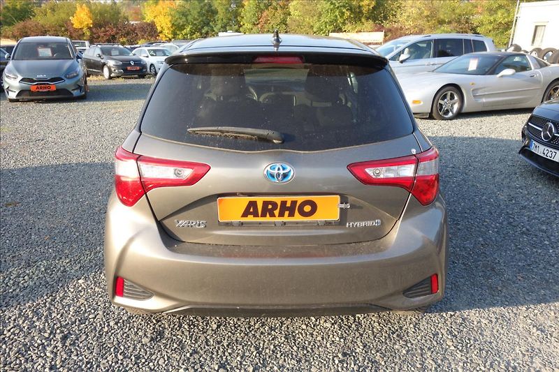 Toyota Yaris 1,5 i, ČR, HYBRID, SELECTION. - fotka 4 z 6
