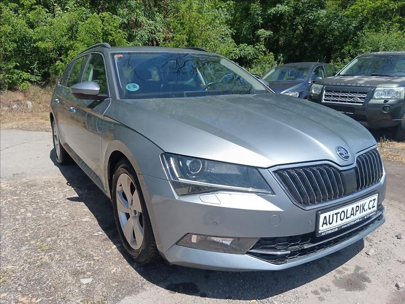Škoda Superb 2,0 TDi  Ambition - fotka 16 z 23
