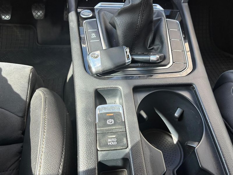 Volkswagen Passat (2018) 2.0TDi, 110KW, R-LINE, ACC,DPH - fotka 19 z 24