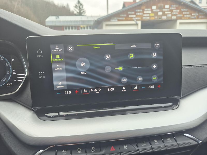 Škoda Octavia ZAMLUVENO ! 2,0TDi 85kw 17ALU - fotka 28 z 46