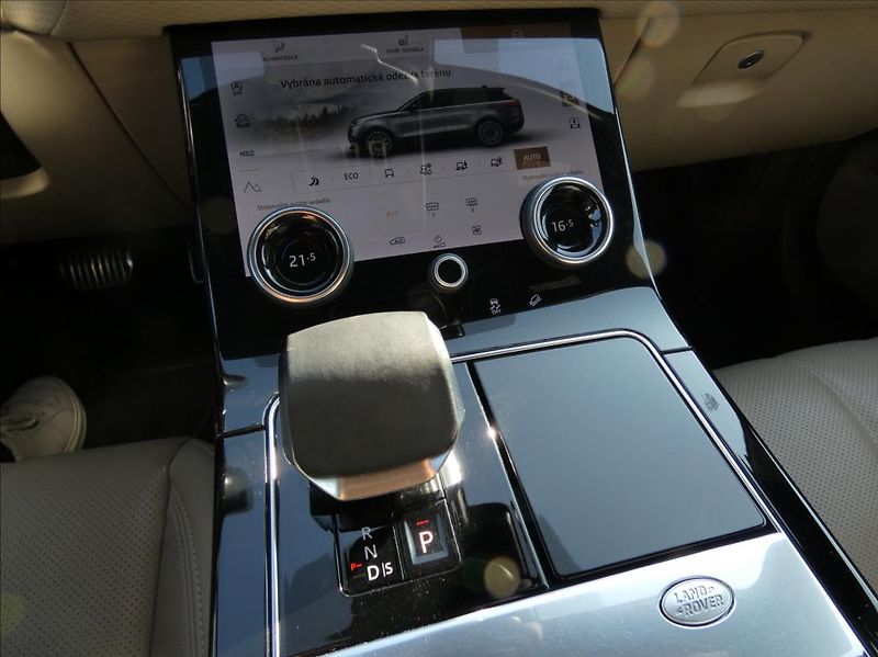 Land Rover Range Rover Velar 3,0 D300 R-Dynamic SE,1maj,ČR - fotka 25 z 44