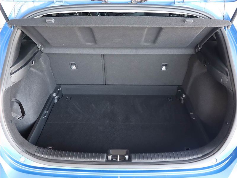 Kia Ceed (2022) Silver 1.5 T-GDI, Serv.kniha - fotka 13 z 20