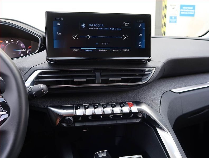 Peugeot 3008 (2021) 1.2 PureTech - fotka 12 z 23