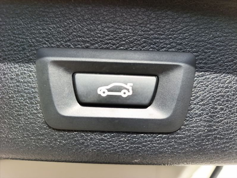 BMW X3 2,0 D X-drive aut. Kůže Bi-xen - fotka 32 z 53