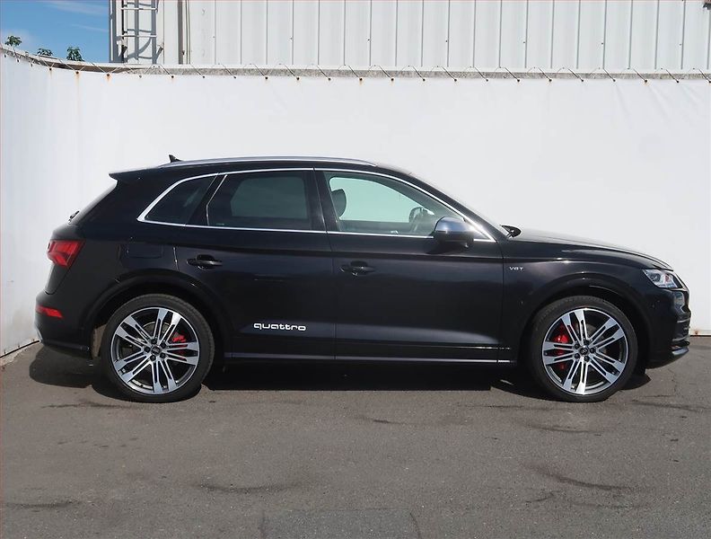 Audi SQ5 (2018) 3.0 TFSI - fotka 6 z 27