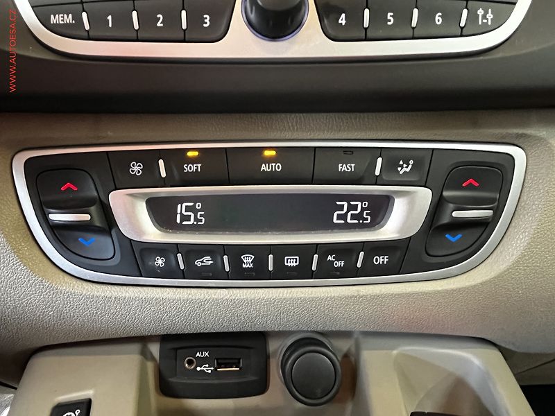 Renault Grand Scénic (2009) 2.0 dCi 7míst, ČR, AT, xenon - fotka 16 z 19