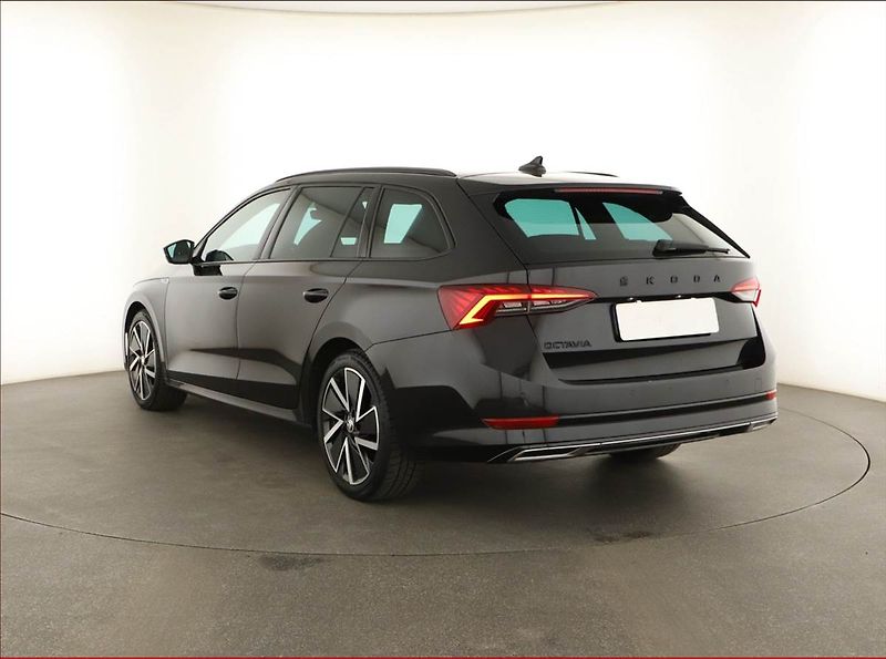 Škoda Octavia (2022) Sportline 2.0 TDI, Automat - fotka 4 z 17