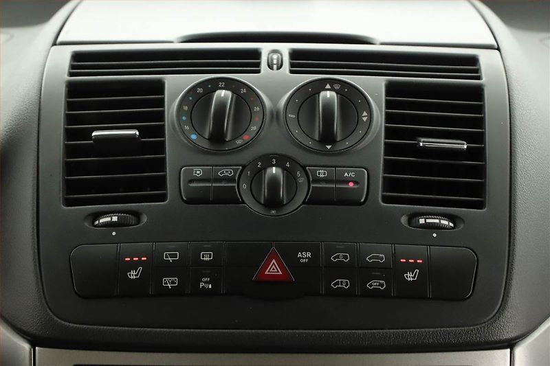 Mercedes-Benz Viano (2010) Trend 3.0 CDI, 1Maj - fotka 12 z 16