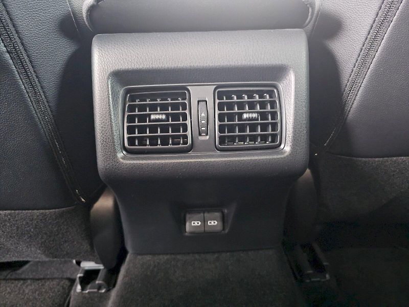 Toyota Camry (2025) 2.5 HEV CVT Prestige 230k - fotka 23 z 25