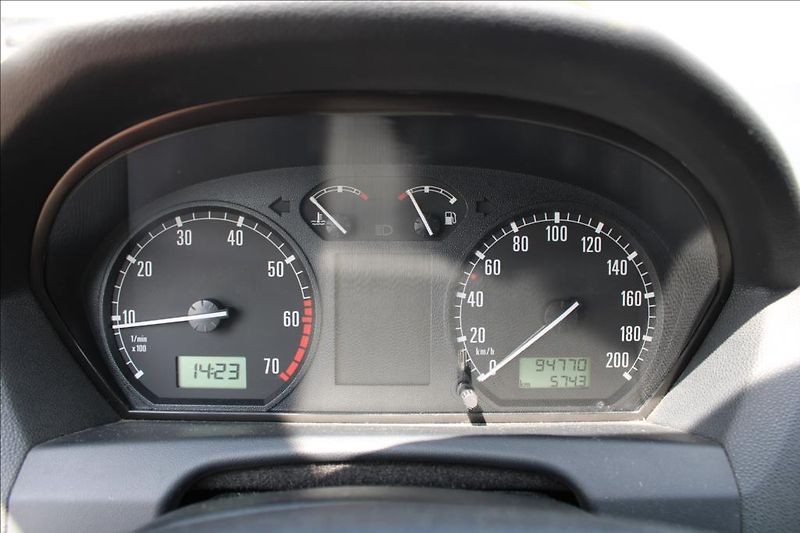 Škoda Fabia 1,4 i  STK 4/2028, 94.770 km - fotka 14 z 18