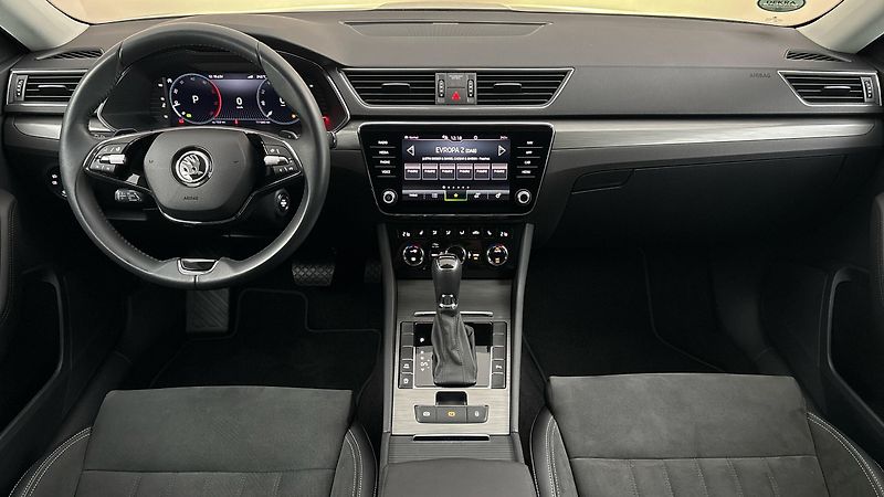 Škoda Superb 2.0 TDI DSG Style Combi - fotka 8 z 27