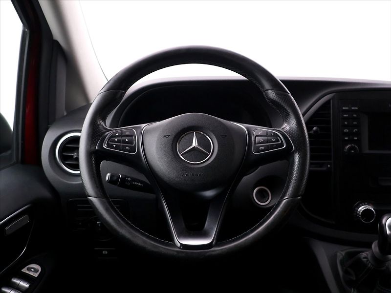 Mercedes-Benz Vito 1,6 CDI 84KW 8-Míst CZ - fotka 20 z 36