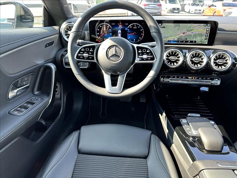 Mercedes-Benz CLA 200  Progressive Linie - fotka 11 z 11