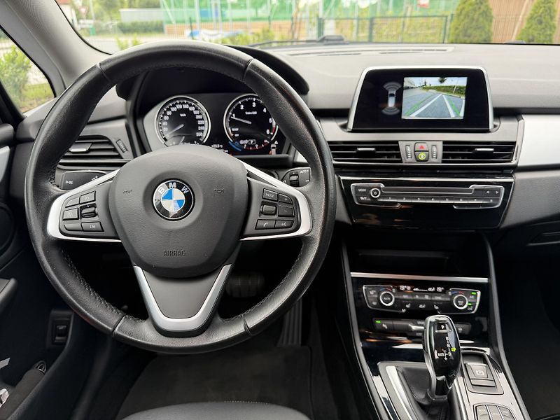 BMW Řada 2 (2019) 2.0 110 kw/DPH/7 míst - fotka 16 z 27