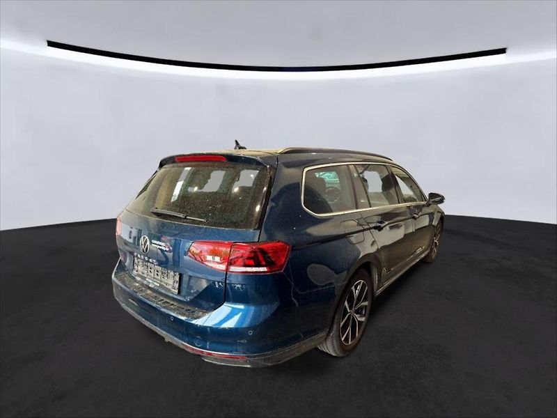 Volkswagen Passat 2,0 TAŽNÉ,EL.SEDADLA,KAMERA - fotka 4 z 8