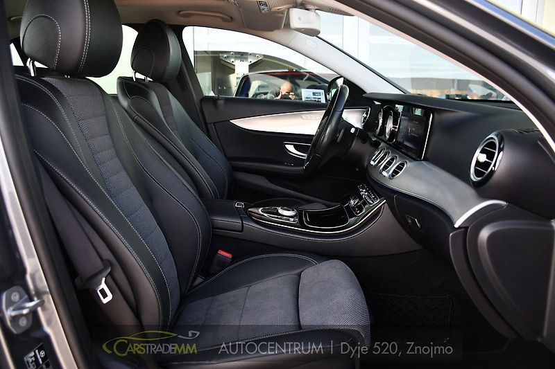 Mercedes-Benz Třídy E 250CGi LED PDC NAVI  - fotka 15 z 53