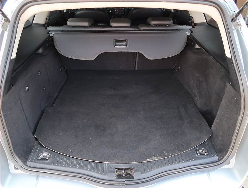 Ford Mondeo (2013) 2.0 TDCi, Navi, Xenony - fotka 13 z 14