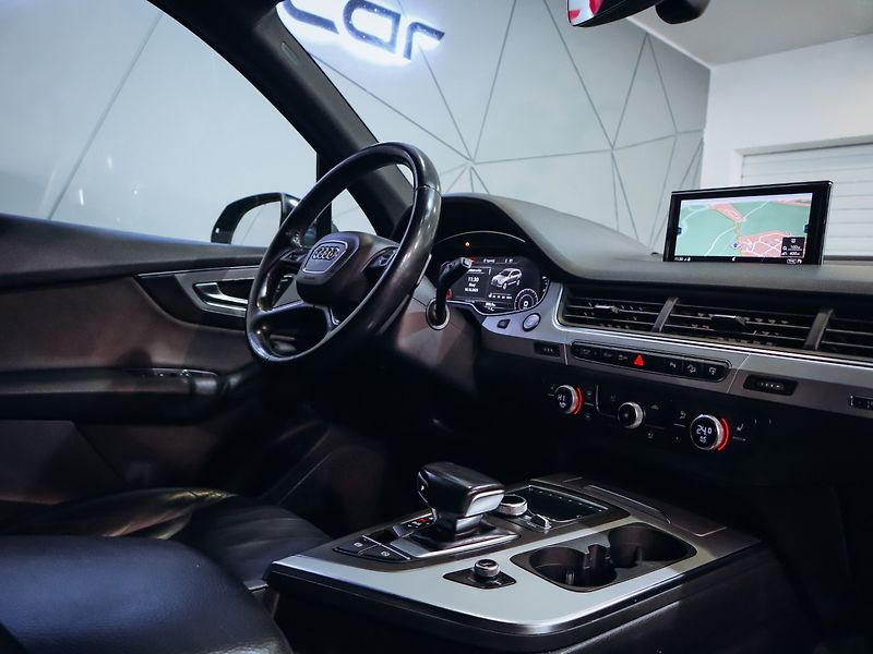 Audi Q7 3.0TDI, Quattro S-line 200kw - fotka 23 z 32