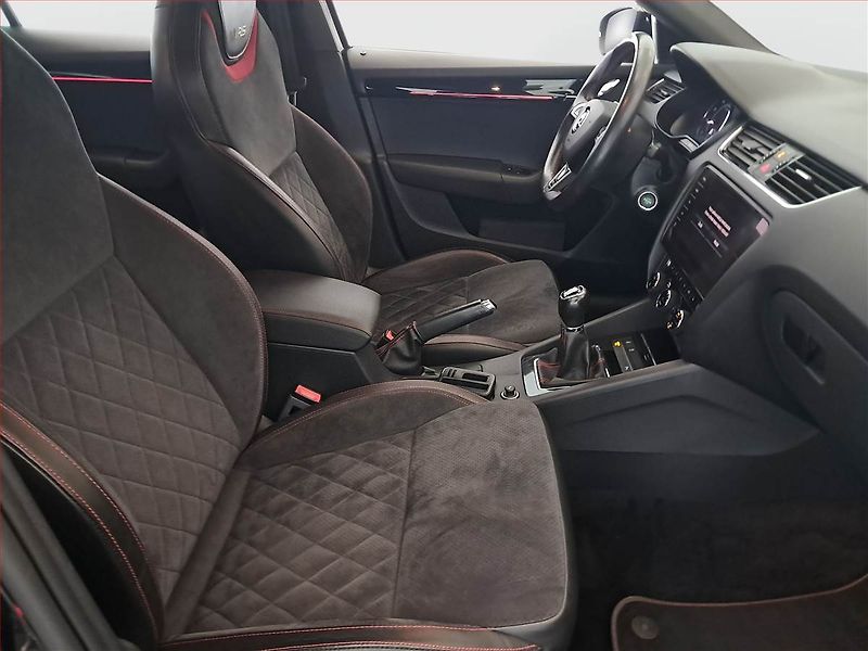 Škoda Octavia (2018) RS 2.0 TSI, Kůže, Navi - fotka 9 z 19