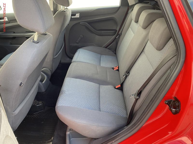 Ford Focus (2007) 1.6 TDCi, ČR, AC - fotka 10 z 16