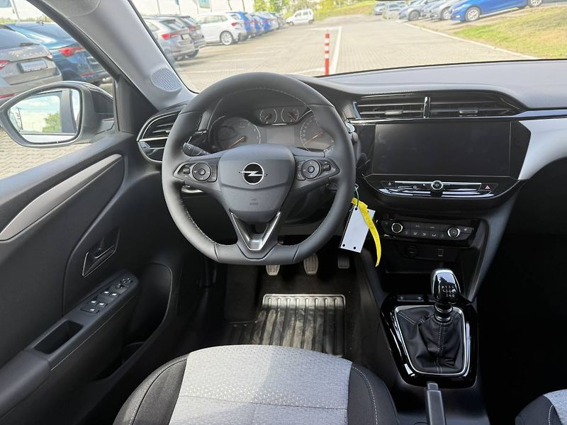 Opel Corsa Edition 1.2 TURBO (74kW/100k) - fotka 16 z 23