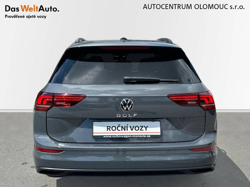 Volkswagen Golf (2026) Variant 1.5 TSI People - fotka 10 z 35
