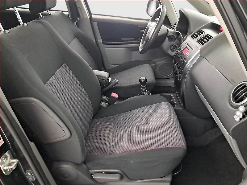 Suzuki SX4 (2008) 1.9 DDiS, nová STK, Tažné - fotka 9 z 17