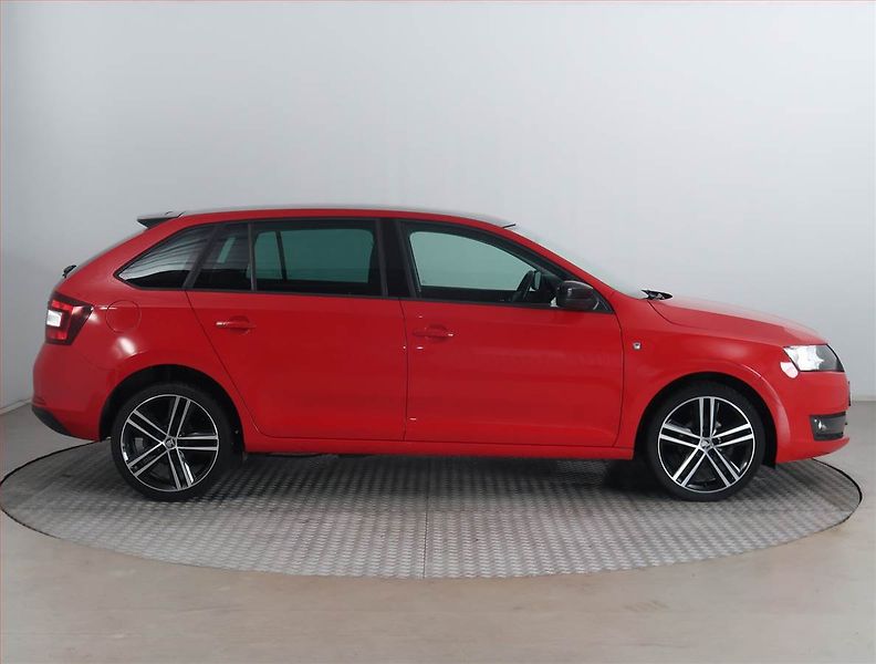 Škoda Rapid (2015) Spaceback 1.2 TSI, Tempomat - fotka 6 z 18