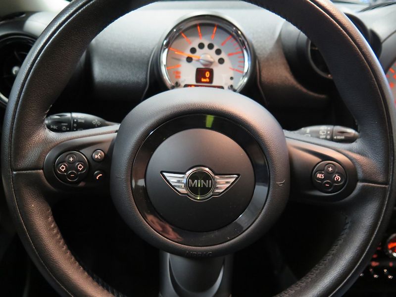 Mini Paceman (2013) 1.6D ALL4,klima,výhřev,4x4,man - fotka 7 z 23
