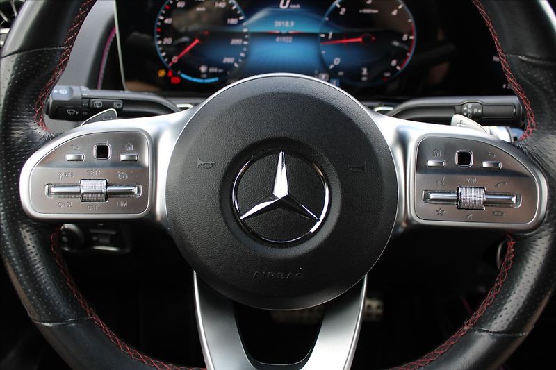 Mercedes-Benz GLB 2,0 220D  ČR,4MATIC,A/T,AMG - fotka 13 z 39