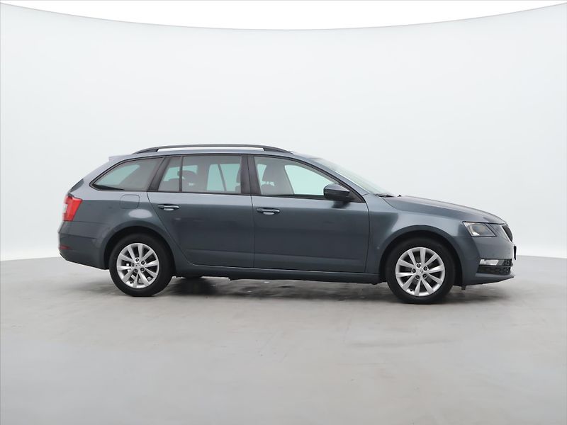 Škoda Octavia 1,6 TDI 85kW Ambition - fotka 8 z 32