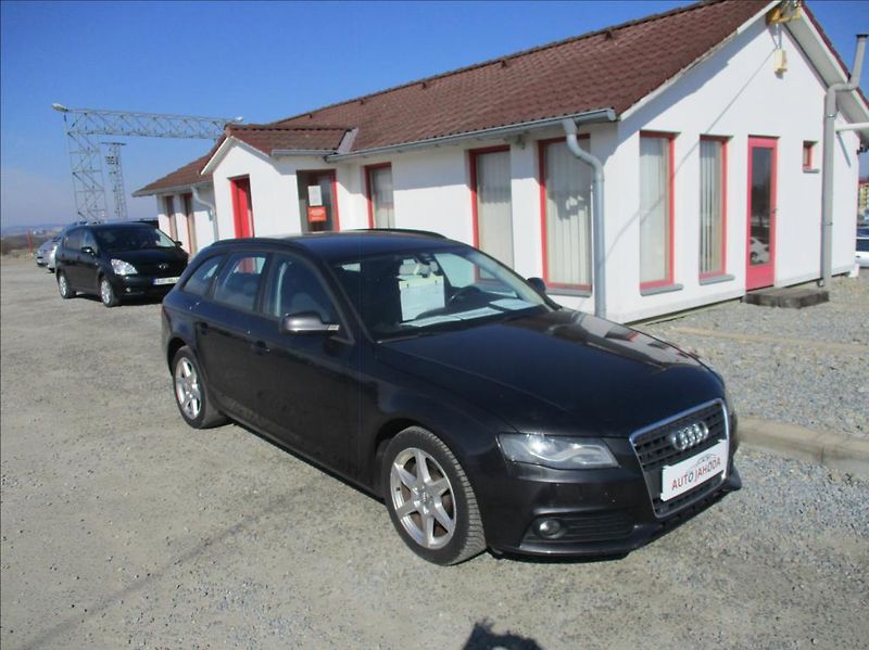 Audi A4 Avant 2,0 TDi, aut. klimatizac - fotografie inzerátu