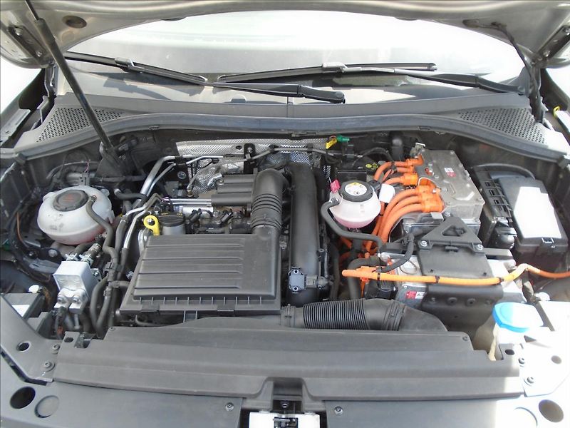 Volkswagen Tiguan 1,4   eHybrid PHEV-MATRIX - fotka 22 z 29