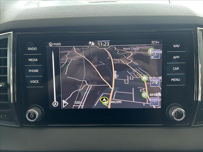 Škoda Karoq 1,0   TSI 81kW,STYLE,ACC - fotka 17 z 27