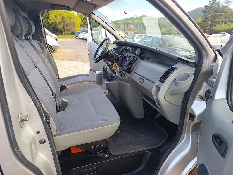 Renault Trafic (2007) 2.0 DCi long,klima,zahrádka,TZ - fotka 10 z 17