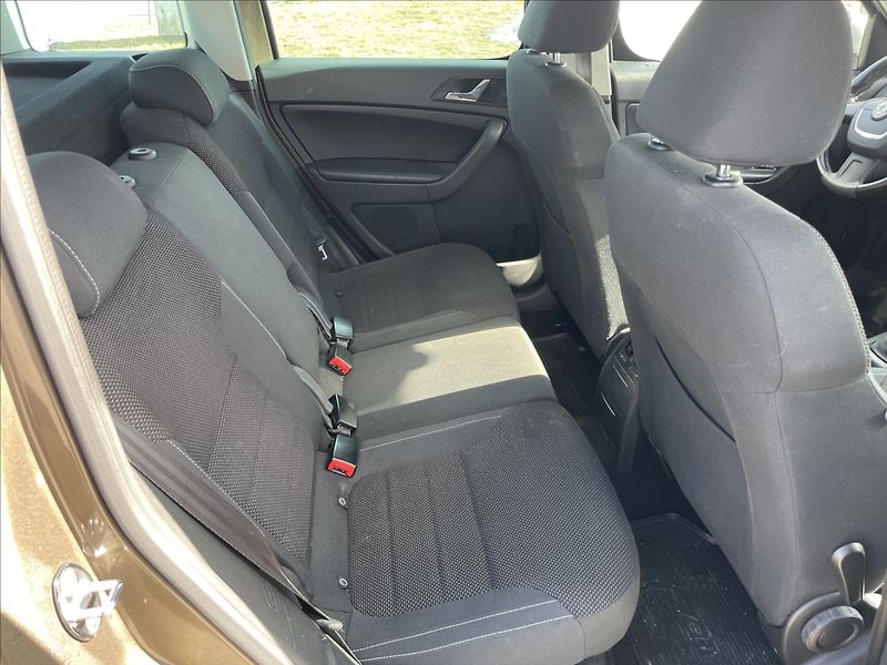 Škoda Yeti 2,0 TDi 81kw Ambiente Tažné, p - fotka 10 z 43