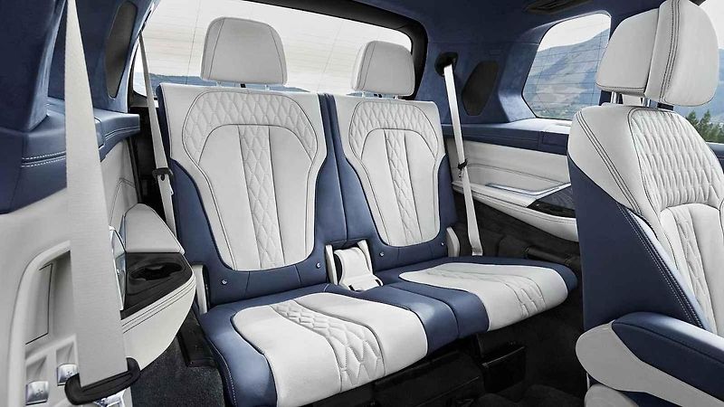 BMW X7 vs. Mercedes GLS vs. Volvo XC90 vs. Audi Q7