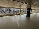 Přes šest set stání mají řidiči od úterý k dispozici v novém parkovacím domě a jeho blízkém okolí mezi brněnskými ulicemi Veveří, Bulínova a Šumavská.