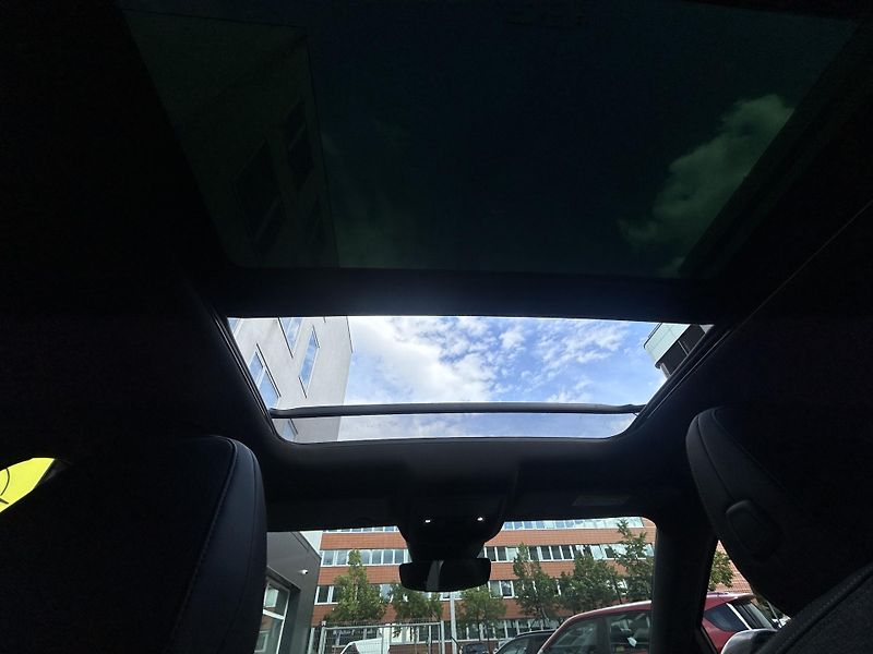 Peugeot 3008 (2024) GT Elektromotor 157 kW (73 kWh - fotka 12 z 16