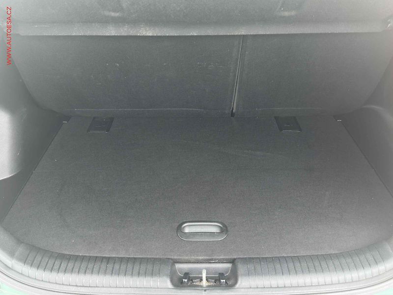 Hyundai ix20 (2012) 1.4i, ČR, Klima - fotka 7 z 18