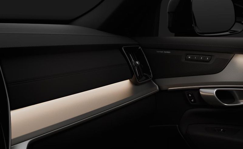 Volvo XC90 (2026) BLACK EDITION B5 AWD ULTRA - fotka 14 z 17
