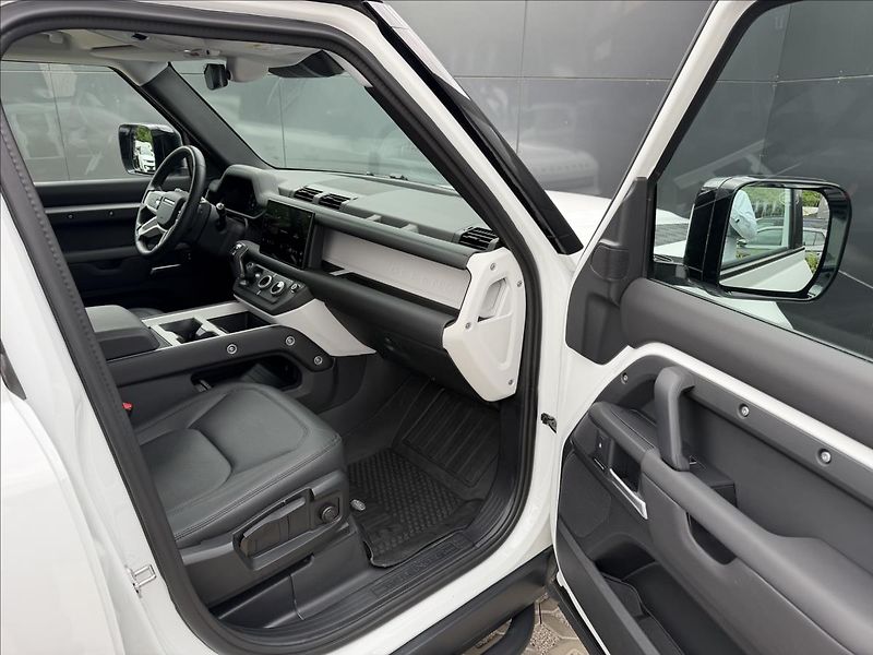 Land Rover Defender 3,0 110 D200 MHEV S ZÁRUKA - fotka 14 z 39