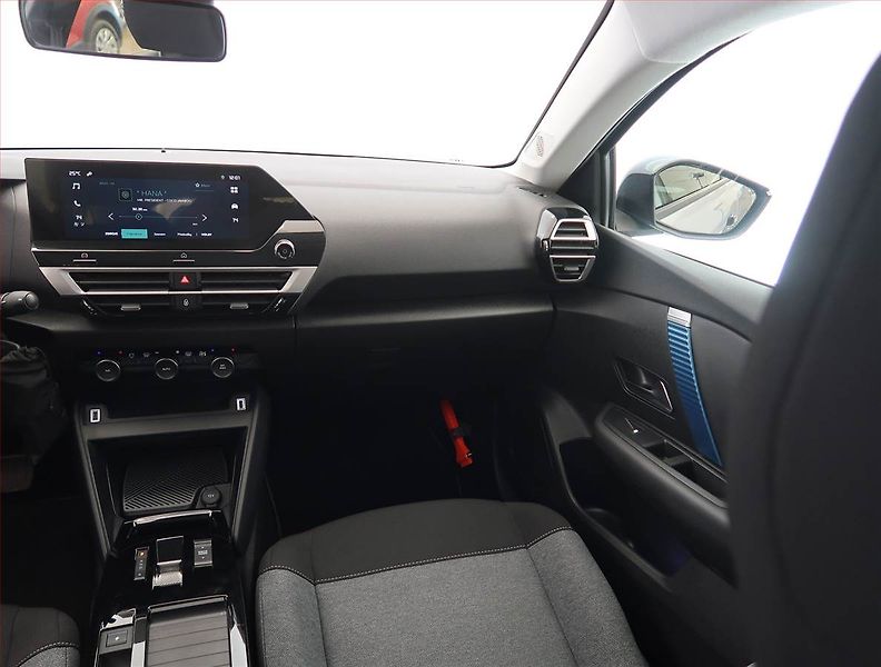 Citroën ë-C4 (2022) Feel 50 kWh, SoH 94% - fotka 8 z 25