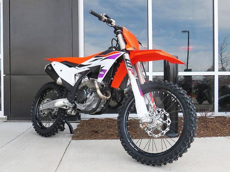 KTM 250 SX-F (2026) MODEL 2026 - fotka 2 z 3