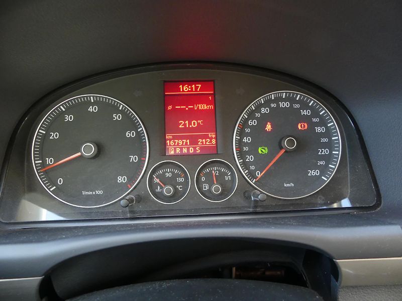 Volkswagen Touran (2010) 1,4  DSG automat - fotka 10 z 16