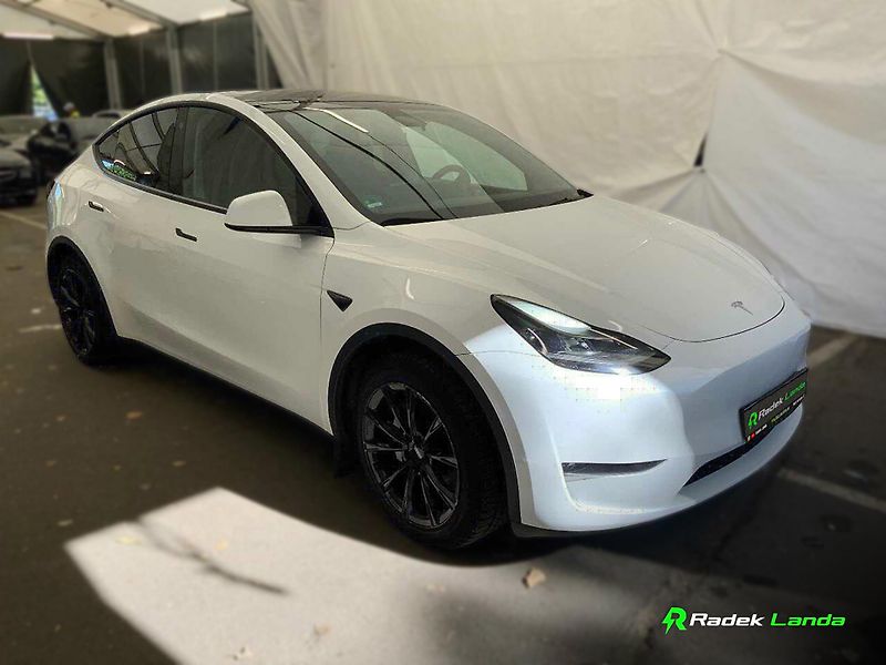Tesla Model Y (2023) Long Range AWD | Berlín - fotka 1 z 10