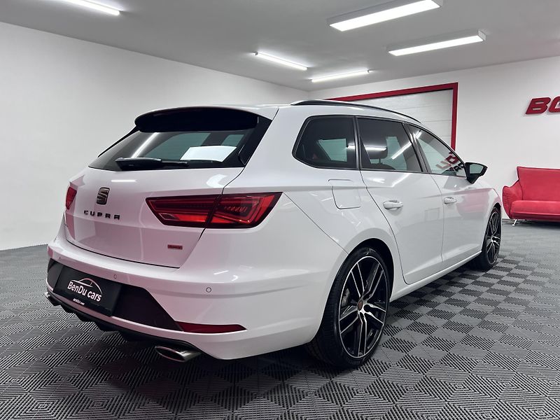 Seat Leon Cupra 300 2.0 TFSI 4x4 DSG - fotka 4 z 42