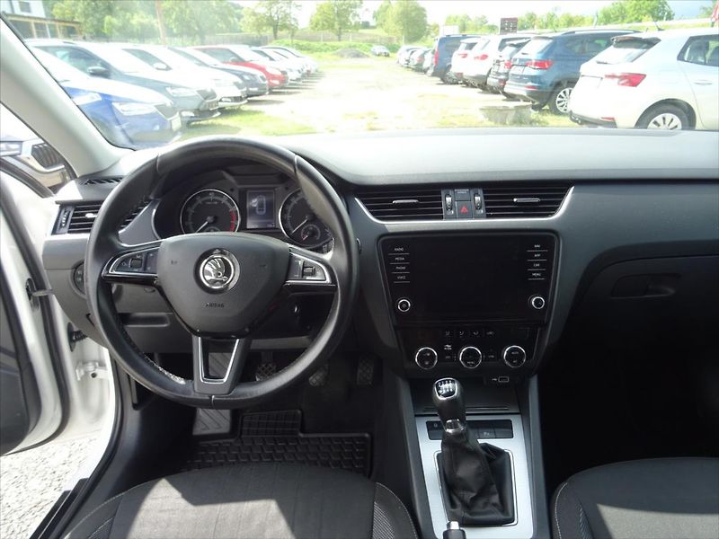 Škoda Octavia 1,0 TSi 85 kw - fotka 11 z 19